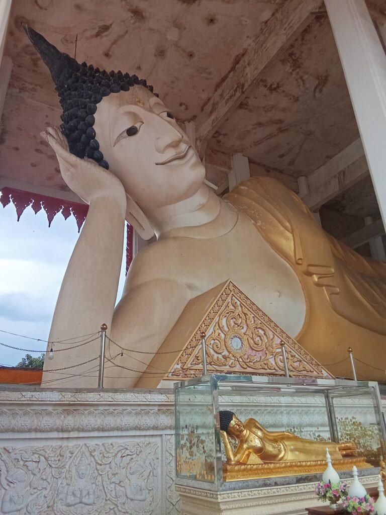 Hat Yai Reclinin Buddha.
