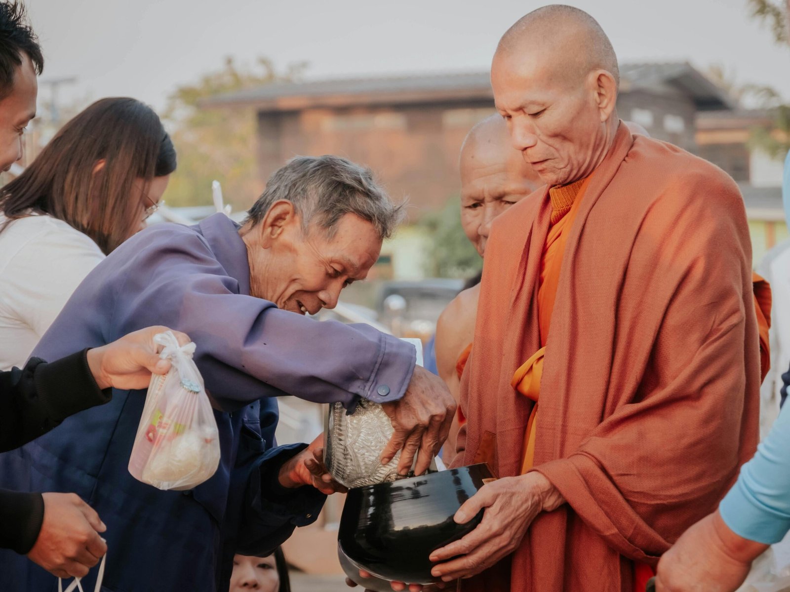 Gift-Giving Customs in Cambodia