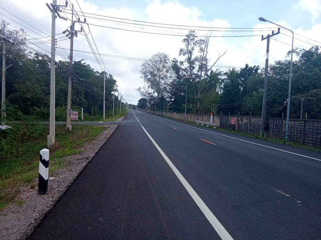 A road close to Hat Yai Airport.