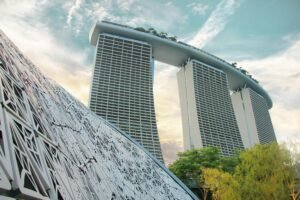 Read more about the article Buying Real Estate in Singapore 2026: A Comprehensive Guide for Homebuyers and Investors