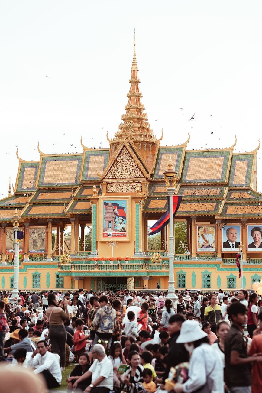 royal palace in phnom penh in cambodia
